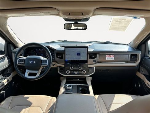 Used 2023 Ford Expedition Limited image 10