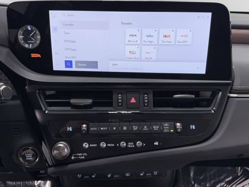 Used 2025 Lexus ES 350 Ultra Luxury image 25