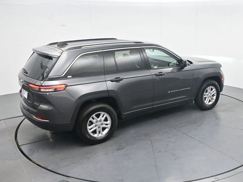 Used 2024 Jeep Grand Cherokee Laredo RWD image 23