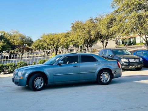 Used 2006 Chrysler 300 Touring RWD image 4