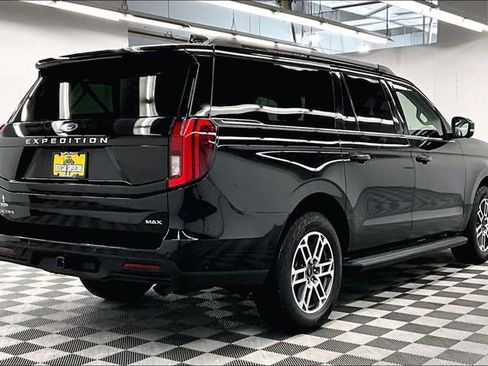 Used 2025 Ford Expedition Max Active AWD/4WD image 14