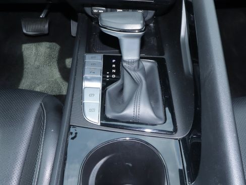 Used 2024 Hyundai Elantra Limited FWD image 21