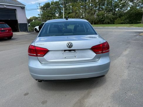 Used 2012 Volkswagen Passat 2.5 SE FWD image 4