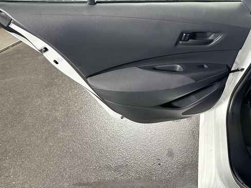 Used 2022 Toyota Corolla LE FWD image 25
