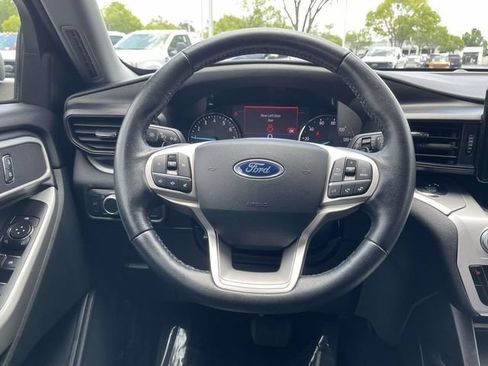 Used 2021 Ford Explorer XLT w/ Class III Trailer Tow Package AWD/4WD image 8
