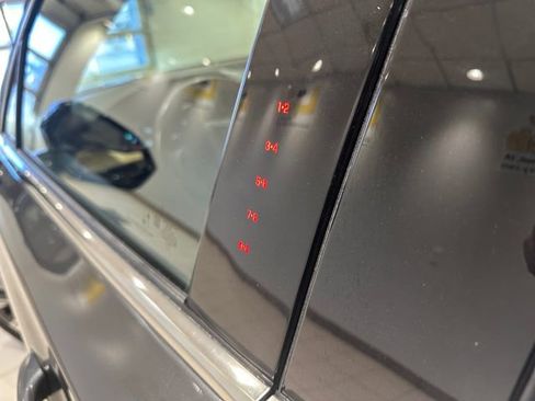 Used 2022 Lincoln Corsair Reserve w/ Equipment Group 201A image 17