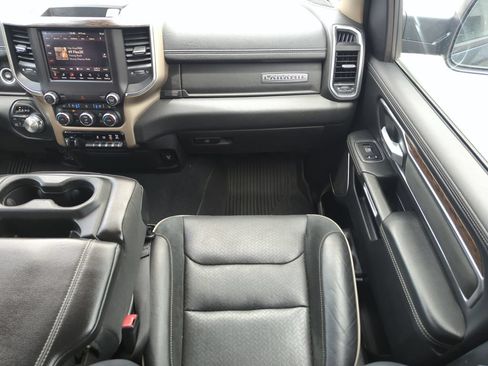Used 2019 RAM 1500 Laramie AWD/4WD image 15