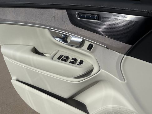 New 2026 Volvo XC90 B6 Ultra w/ Protection Package Premier image 17