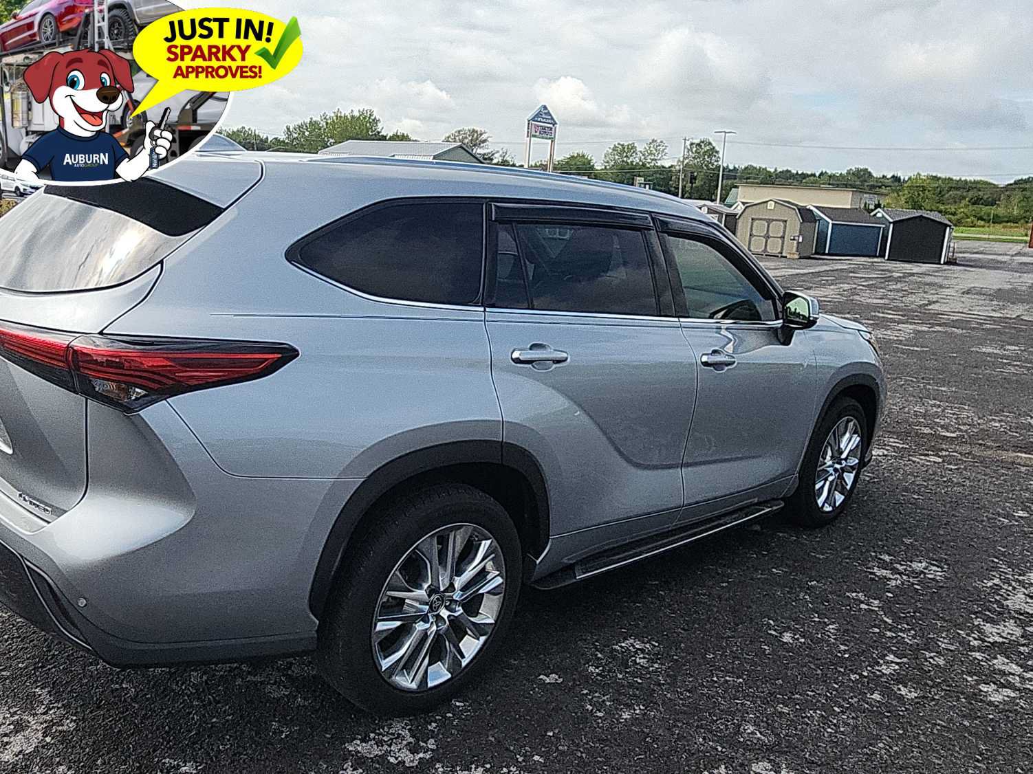 Used 2022 Toyota Highlander Limited FWD image 4