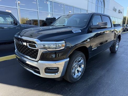 New 2026 RAM 1500 4x4 Crew Cab image 4