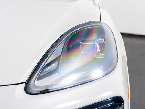 Used 2022 Porsche Cayenne Turbo image 24