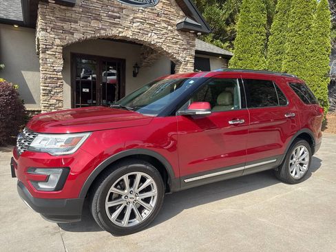 Used 2017 Ford Explorer Limited AWD/4WD image 2