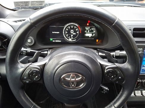 Used 2022 Toyota GR86 Premium image 18