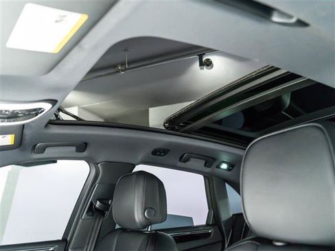 Certified 2026 Porsche Macan AWD/4WD image 16