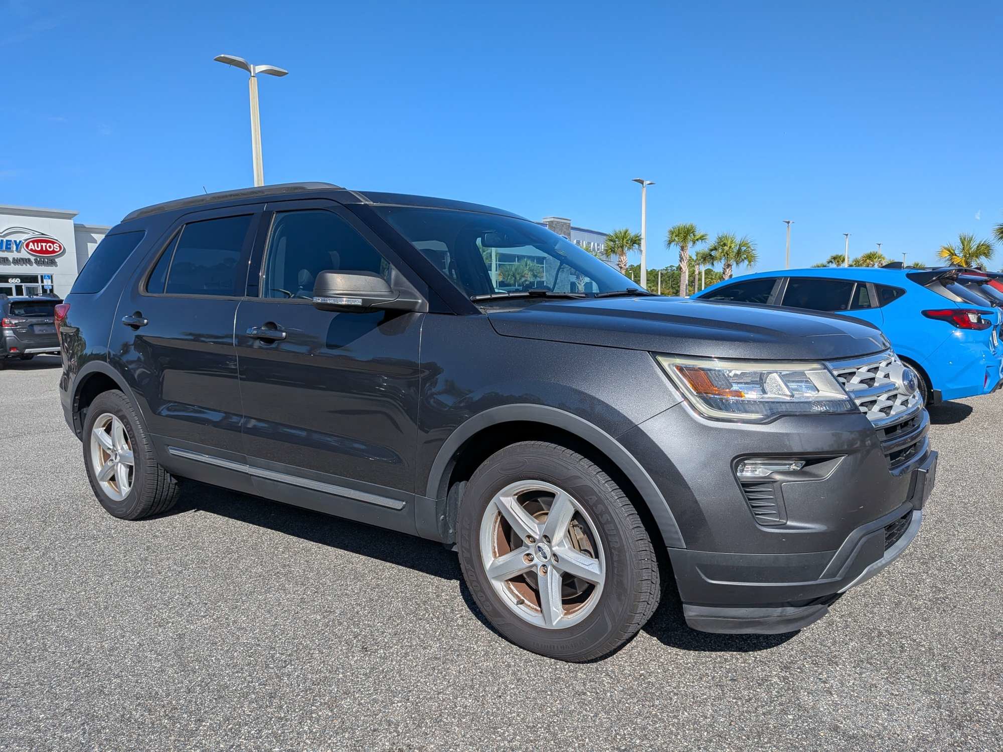Used 2019 Ford Explorer XLT w/ Equipment Group 201A FWD image 2