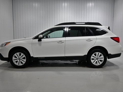 Used 2017 Subaru Outback 2.5i Premium AWD/4WD image 21