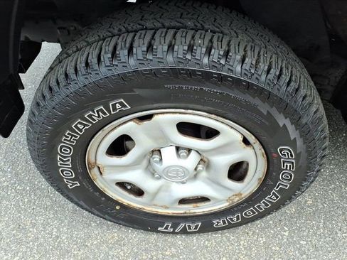 Used 2015 Toyota Tacoma 2WD Access Cab w/ Convenience Package image 9