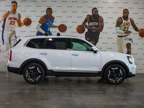 Used 2025 Kia Telluride S AWD/4WD image 19