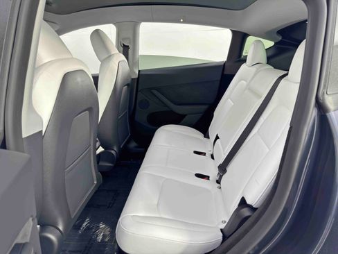 Used 2024 Tesla Model Y Long Range image 40
