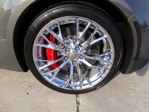 Used 2016 Chevrolet Corvette Z06 w/ 3LZ Preferred Equipment Group RWD image 9