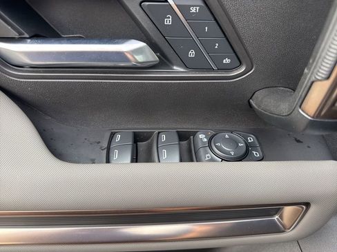 Used 2025 GMC Hummer EV 2X image 30