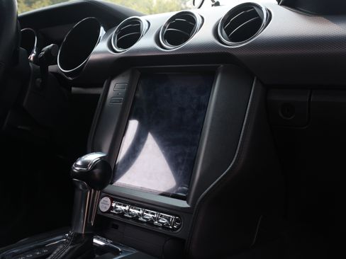 Used 2016 Ford Mustang Coupe RWD image 22