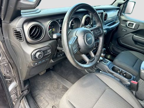 Used 2023 Jeep Wrangler Unlimited w/ Cold Weather Group AWD/4WD image 10