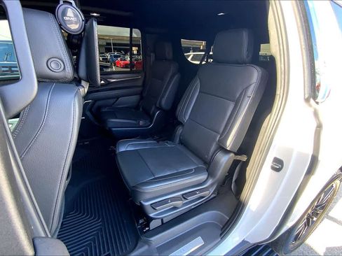 Used 2023 GMC Yukon XL Denali w/ Advanced Technology Package AWD/4WD image 29
