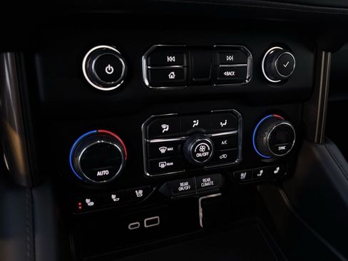 Used 2023 Chevrolet Tahoe High Country image 18