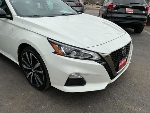 Used 2021 Nissan Altima 2.5 SR w/ SR Premium Package image 28