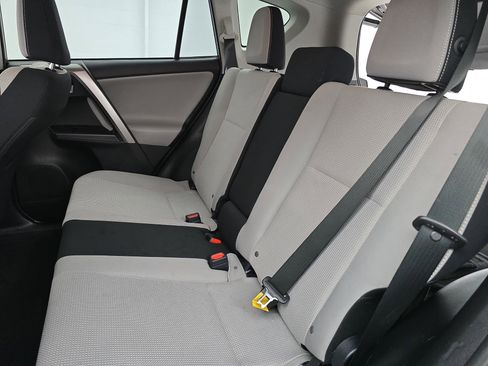 Used 2018 Toyota RAV4 XLE image 14