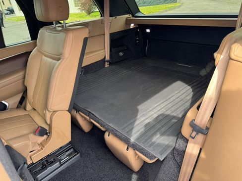 Used 2024 Land Rover Range Rover Long Wheelbase SE AWD/4WD image 19