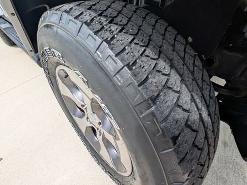 Used 2018 Jeep Wrangler Unlimited Sahara w/ Connectivity Group image 35