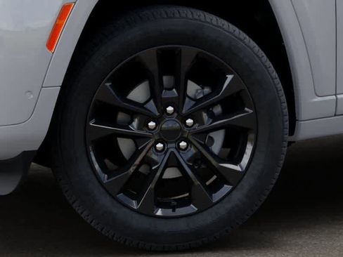 New 2026 Jeep Grand Cherokee Limited Reserve image 8