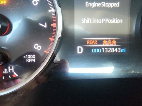 Used 2021 Toyota RAV4 LE AWD/4WD image 13