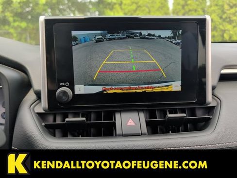 Used 2025 Toyota RAV4 XLE AWD/4WD image 15