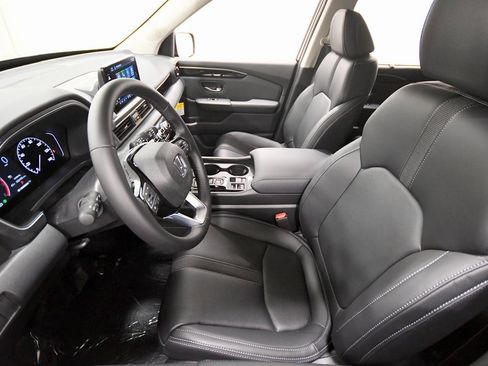 New 2025 Honda Pilot EX-L image 11