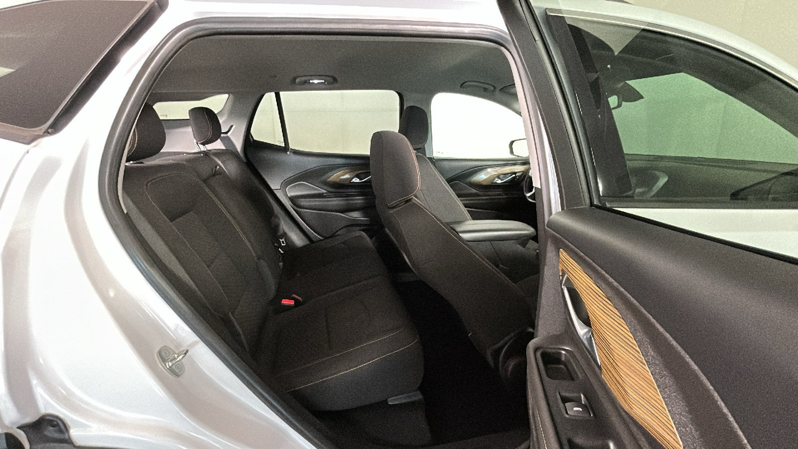 Used 2019 GMC Terrain SLE w/ Driver Convenience Package AWD/4WD image 36
