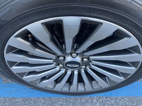 Used 2019 Lincoln Navigator Reserve image 29