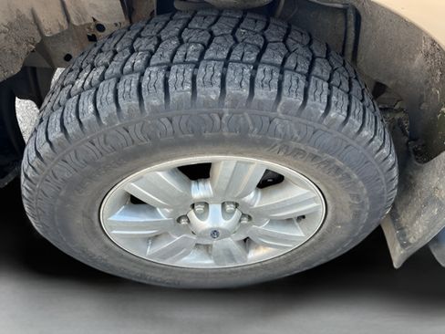 Used 2011 Ford F150 Lariat w/ Lariat Chrome Pkg AWD/4WD image 10