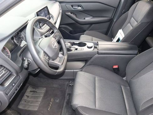 Certified 2025 Nissan Rogue SV AWD/4WD image 17