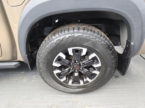 Used 2022 Nissan Frontier PRO-4X image 16