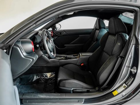 Used 2024 Toyota GR86 RWD image 3
