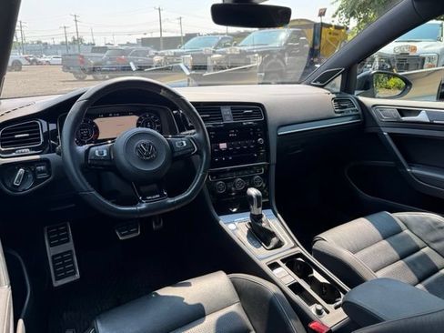 Used 2018 Volkswagen Golf R 4-Door AWD/4WD image 12