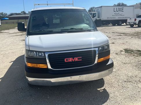 Used 2018 GMC Savana 2500 w/ Driver Convenience Package image 9