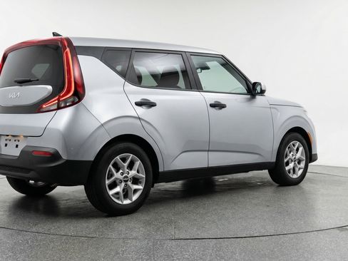 Used 2025 Kia Soul LX w/ LX Technology Package image 9