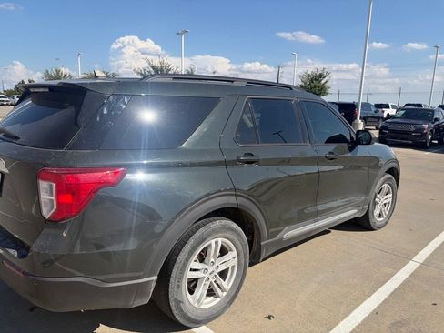 Used 2023 Ford Explorer XLT RWD image 4
