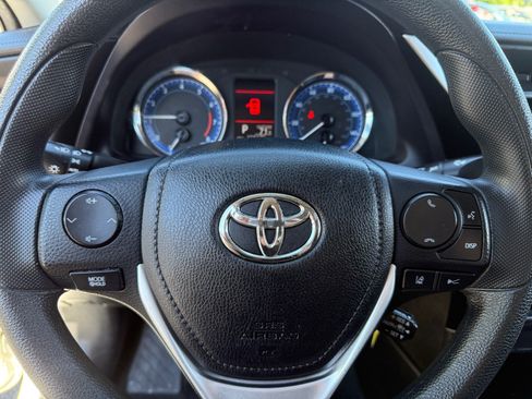 Used 2017 Toyota Corolla LE w/ Carpet Mat Package (TMS) FWD image 24