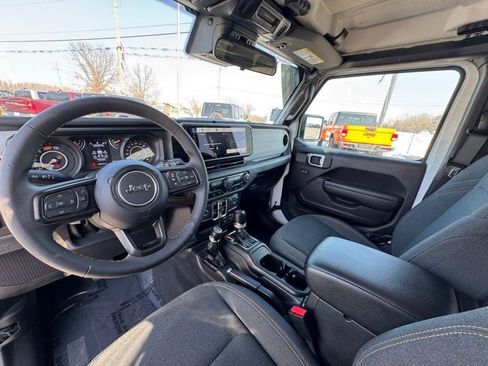 Used 2024 Jeep Wrangler Unlimited Sport AWD/4WD image 20