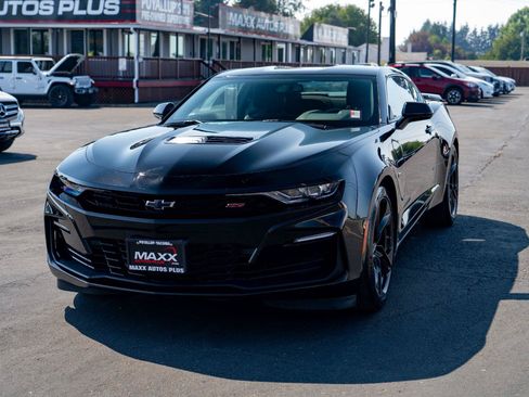 Used 2023 Chevrolet Camaro SS RWD image 4